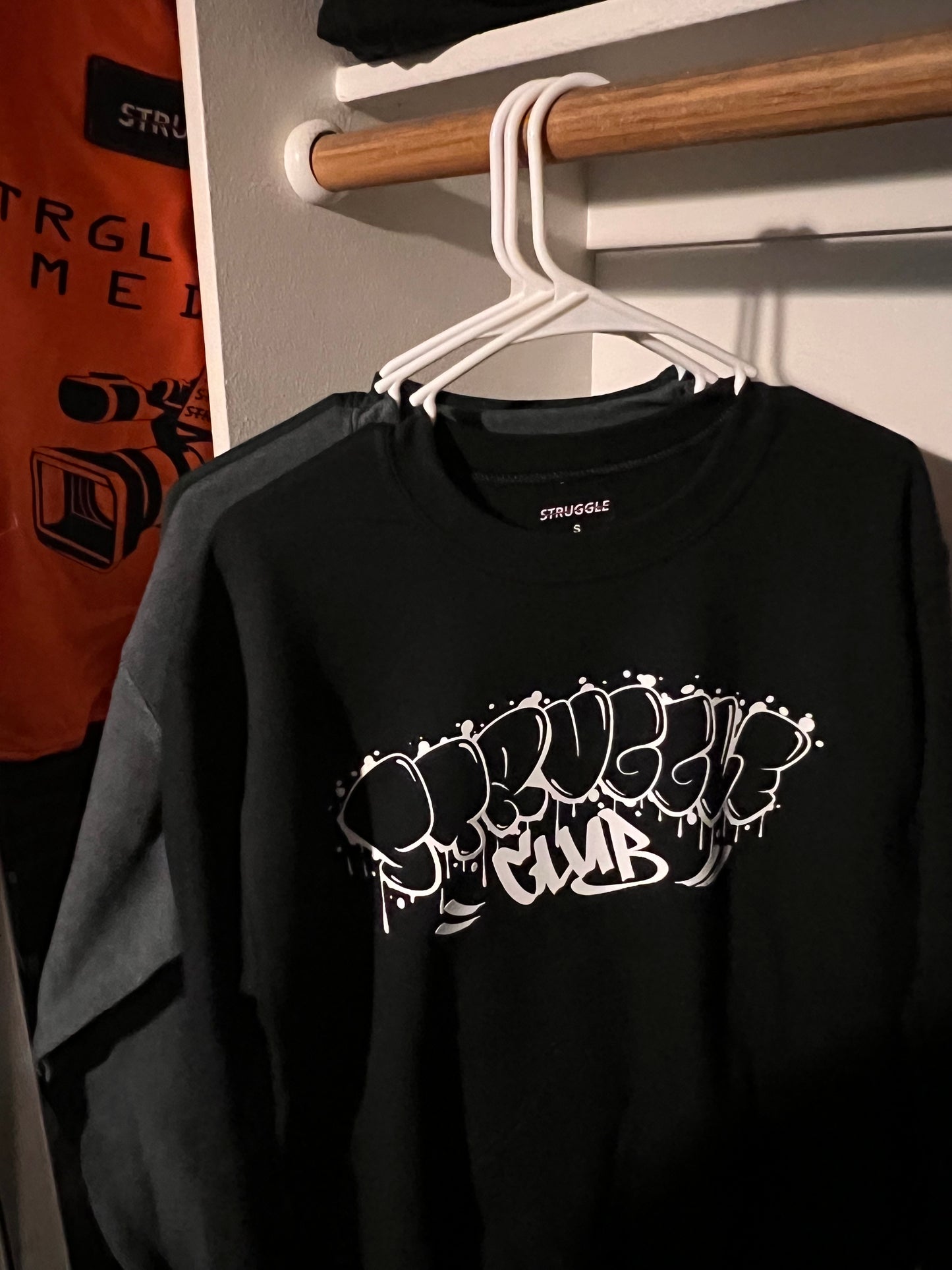 STRUGGLE CLUB-Graffiti crew neck